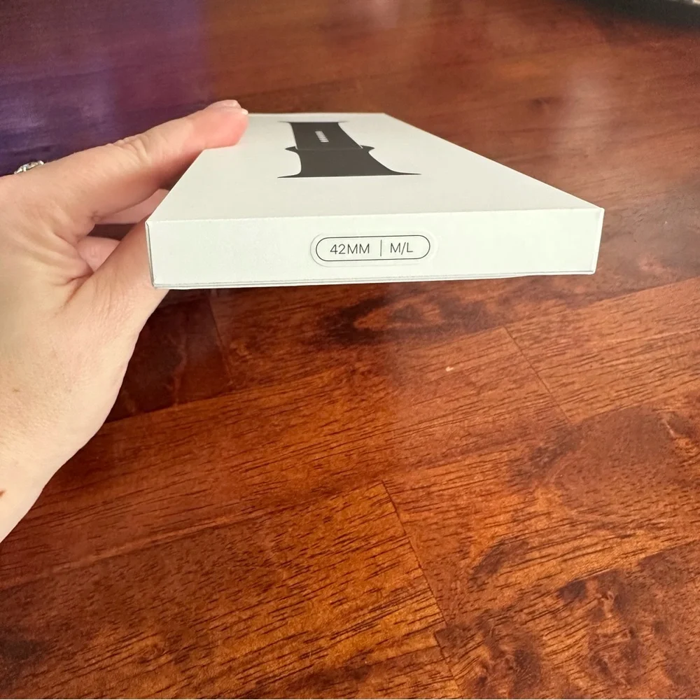 New 42mm M/L Apple Watch Band